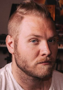 Доминик Льюис