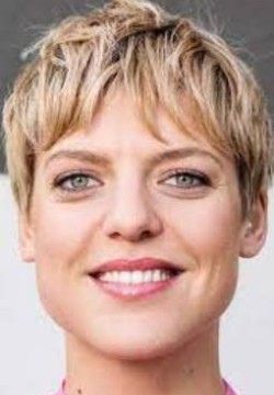 Элла Лейерс