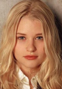 Эмили де Рэвин