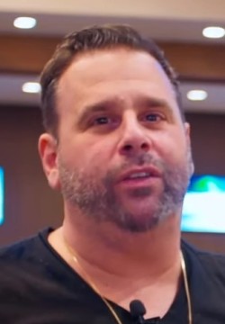  Рэндолл Эмметт,