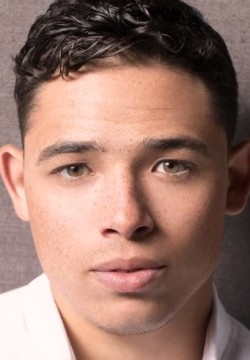 Энтони Рамос