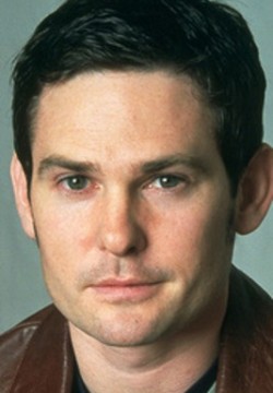 Генри Томас