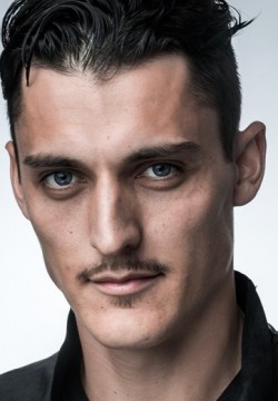 Максим Ханжов