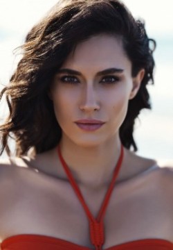 Ханде Догандемир