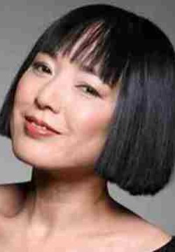 Каори Момои