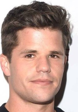 Чарли Карвер