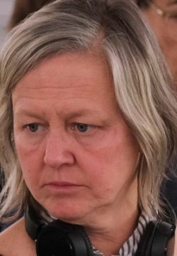 Кэрол Бенкер