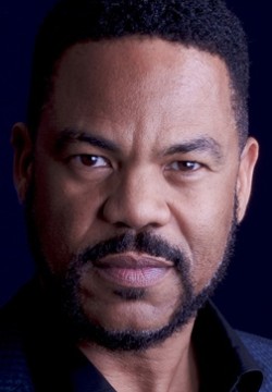 Крэйг Томас