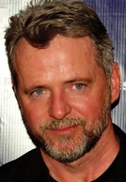 Айдан Куинн