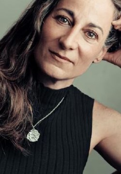 Лаэта Калогридис