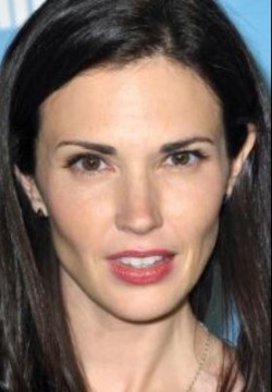 Лаура Меннелл