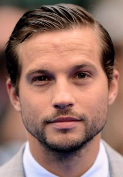 Логан Маршалл-Грин