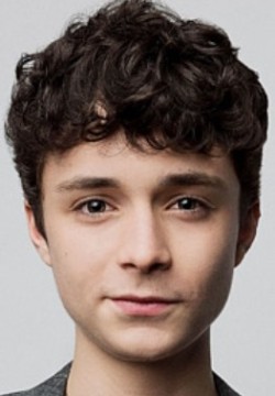 Лукас Джейд Зуманн