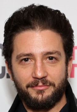 Джон Магаро