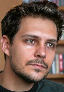 Милош Бикович