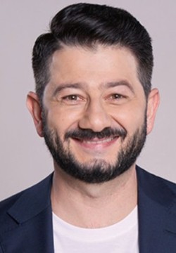 Михаил Галустян