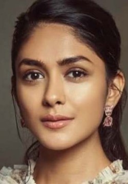 Мрунал Тхакур