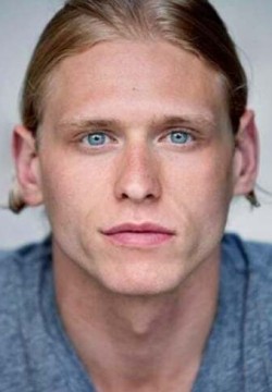 Николас Логан