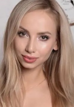 Алина Разуменко