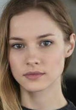 Полина Давыдова