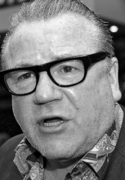 Рэй Уинстон