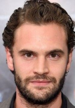 Том Бейтман