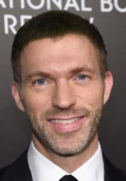 Трэвис Найт