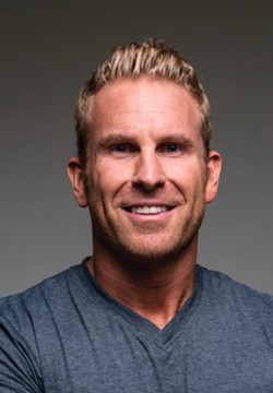 Трей Уорнер