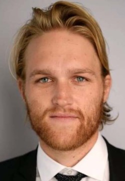 Уайатт Рассел