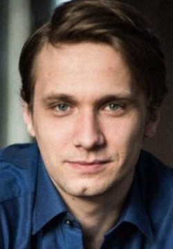 Владимир Петров