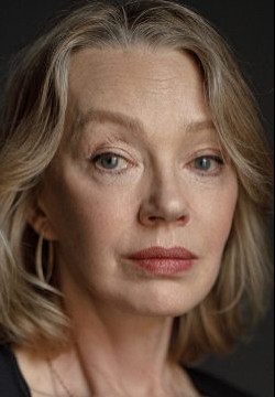 Елена Попова