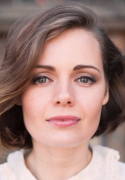 Анна Миклош