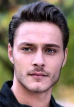 Бурак Челик