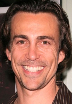 Дэниэл Бернхард