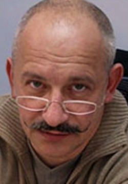 Константин Мельников