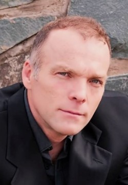 Хью Томпсон