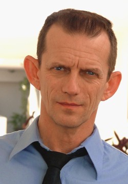 Эзра Баззингтон