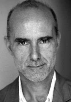 Финбар Линч