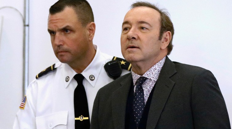 Голливудский актер Кевин Спейси вернется в киноиндустрию после суда о домогательствах